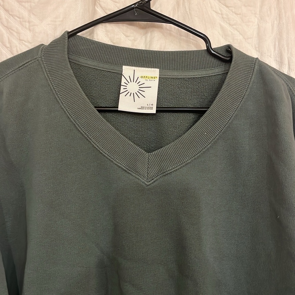 Offline by Aerie Cropped Throw-back V Neck Swratshirt - Picture 4 of 5